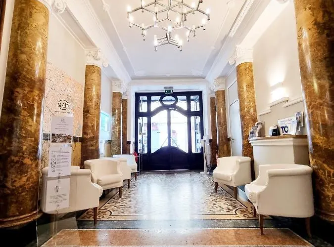 Green Class Hotel Astoria