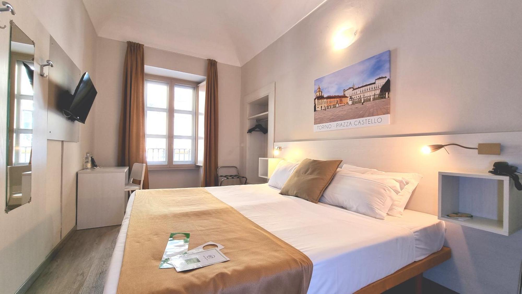 Class Astoria Hotel